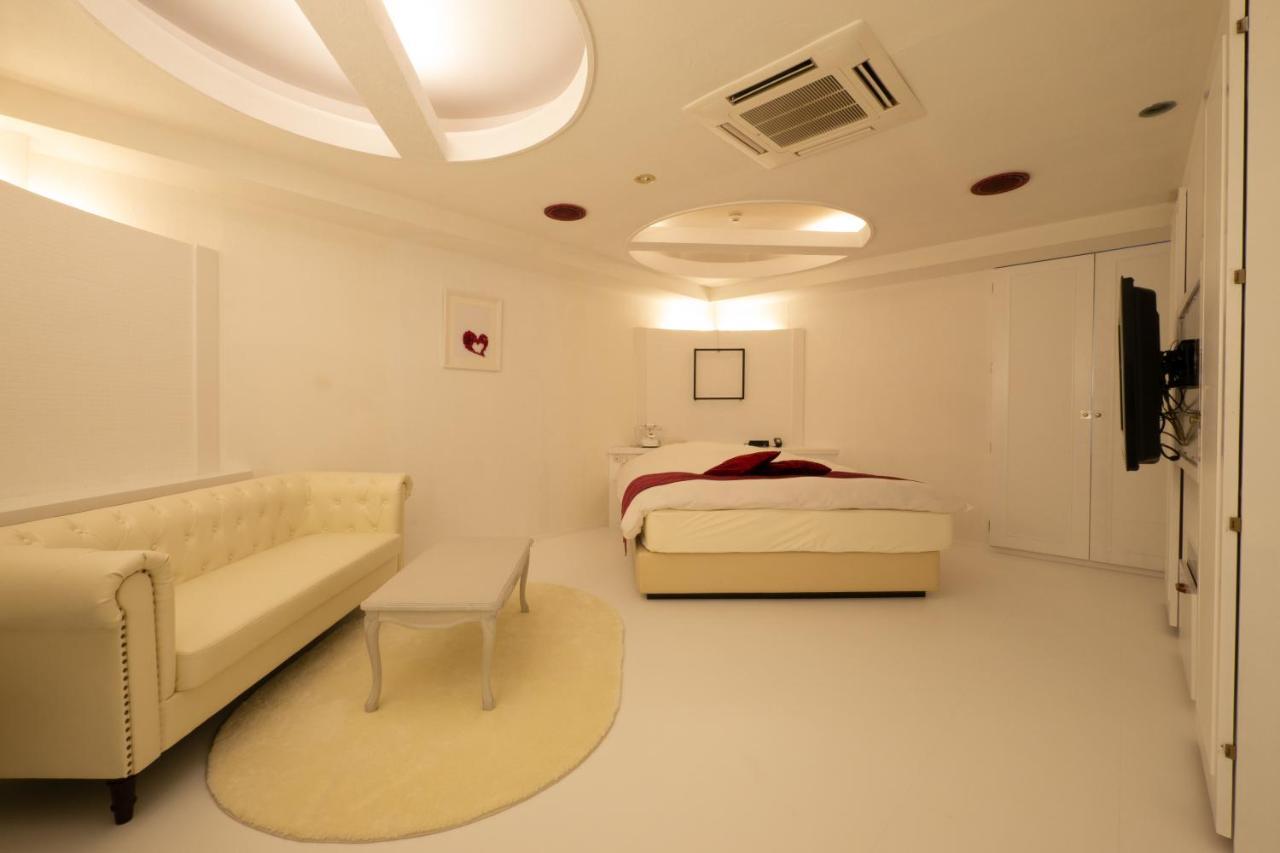 Hotel Rplus日高 (Adults Only) Hidaka  Екстериор снимка
